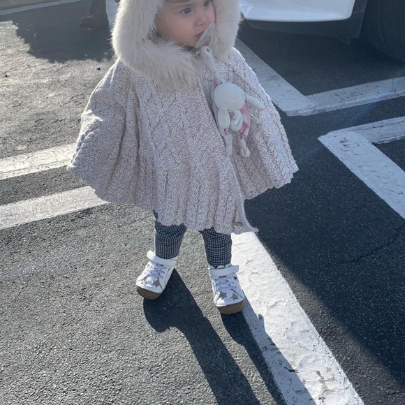 Poncho - Picture 5 of 5